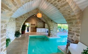 Les Caselles - Gite, Table Et Chambres D'Hotes